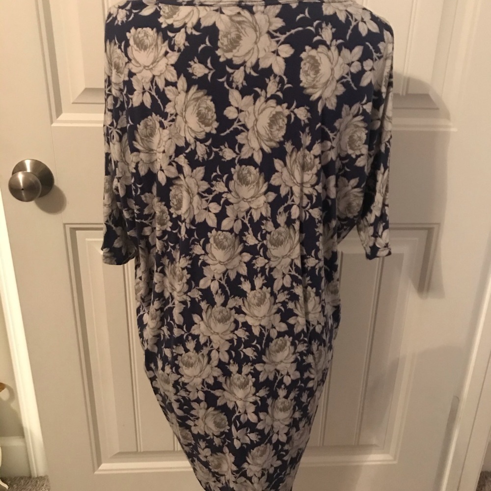 Lularoe Gray/Purple 3/4 Sleeve Floral Tunic - Picture 7 of 8